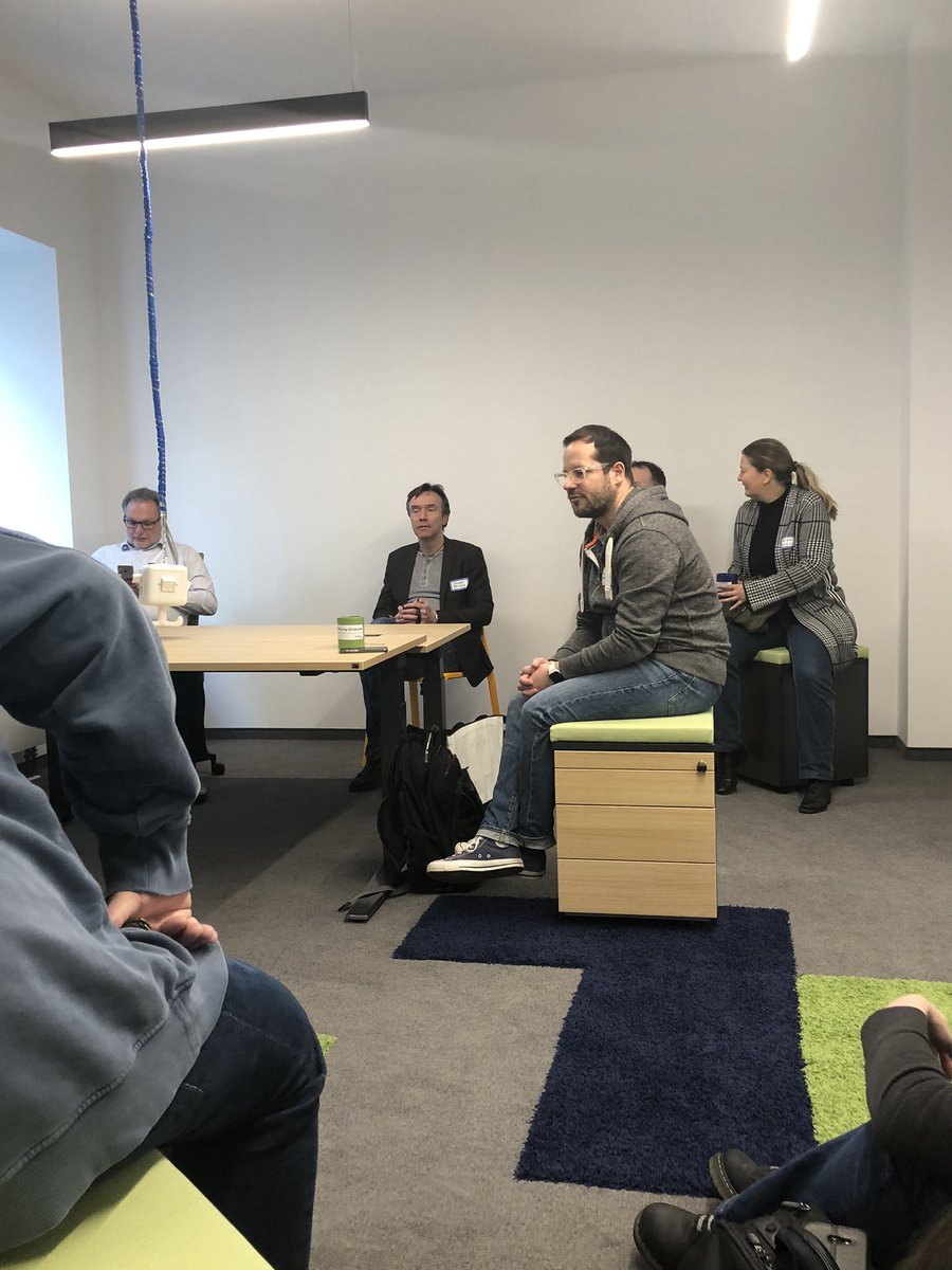 Tweeteve13's tweet photo. Erste Session für mich bei @gestalterhuette 
#MediaCampNRW 
„Ist Facebook kaputt?“
Auf der #cosca19 verpasst und nun endlich geschafft. 😃 https://t.co/VThQ8rc1z5
