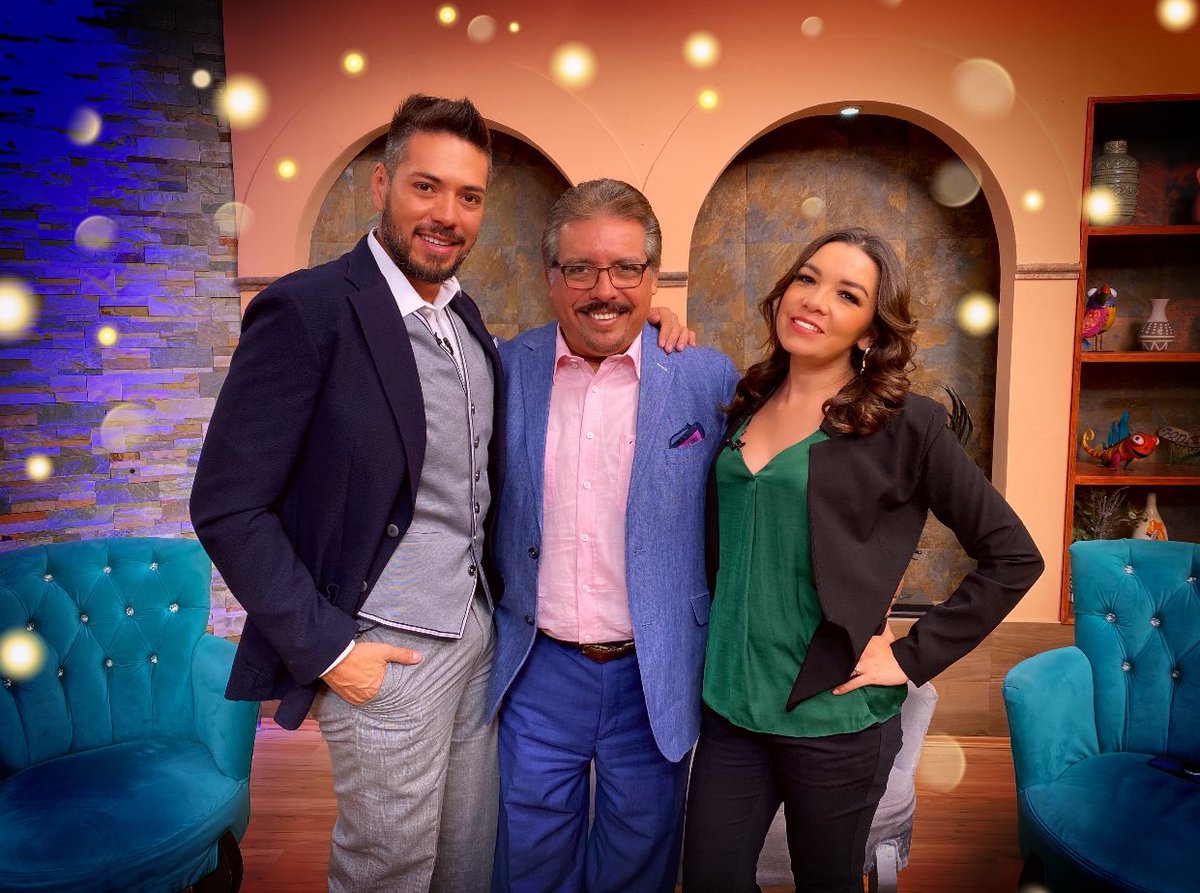 Siempre es muy bello tenerte en casa ( @alas9_wtv )y escuchar tus palabras te queremos @coach_alvaro_patricio soy un hombre con infinita buena suerte 🍀 por qué te tengo como amigo.