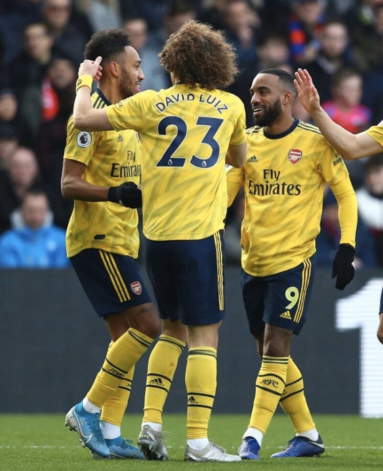 PureFootball_co's tweet photo. David Luiz’s first half vs. Crystal Palace by numbers:

most passes completed (53)
most accurate long balls (8)
most final third passes (8)
most headed clearances (2)

Arteta’s got him going. #AFC https://t.co/jzbox0JlVm