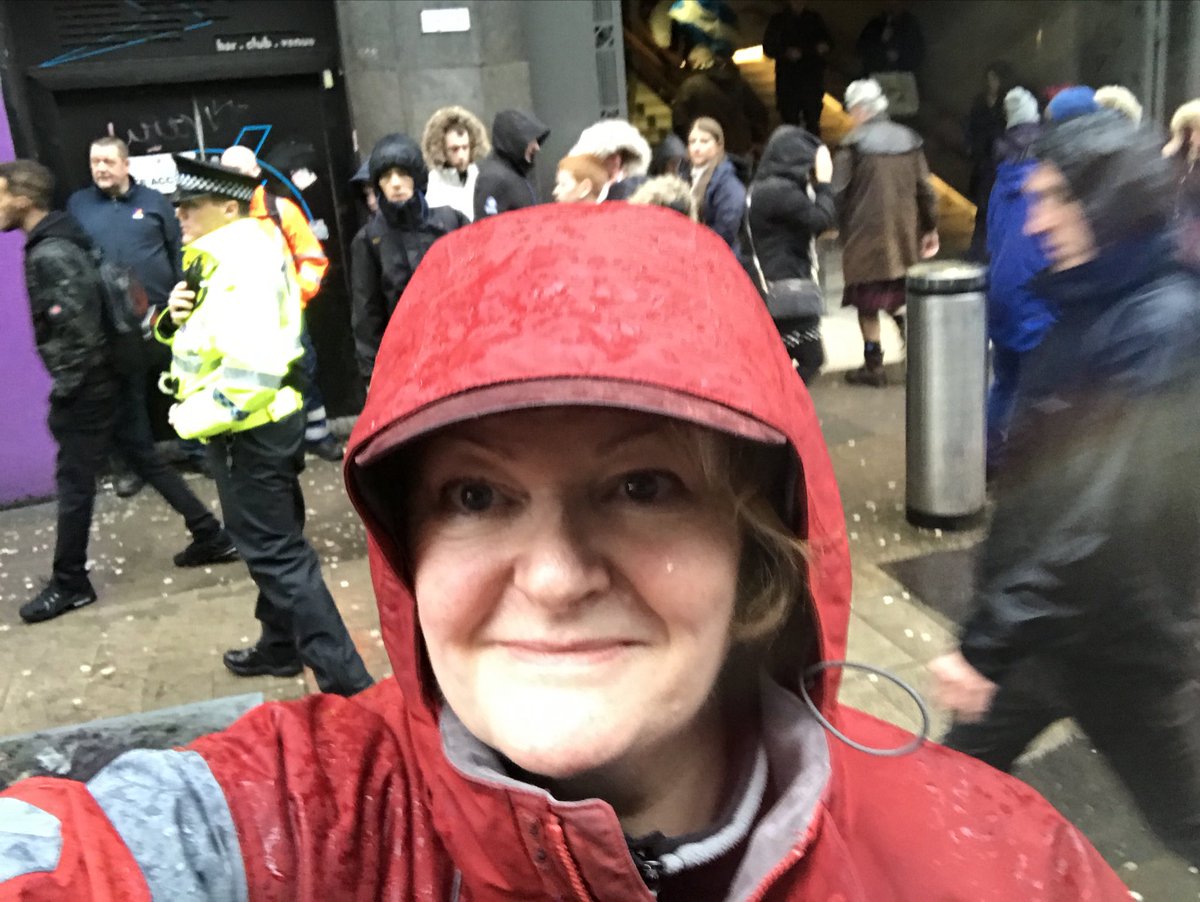 Dr_PhilippaW's tweet photo. Me in my waterproofs- currently at side entrance of Central Station. Please say hello- #Indyref2 ❤️🏴󠁧󠁢󠁳󠁣󠁴󠁿 https://t.co/lbQn5Wl5Fy