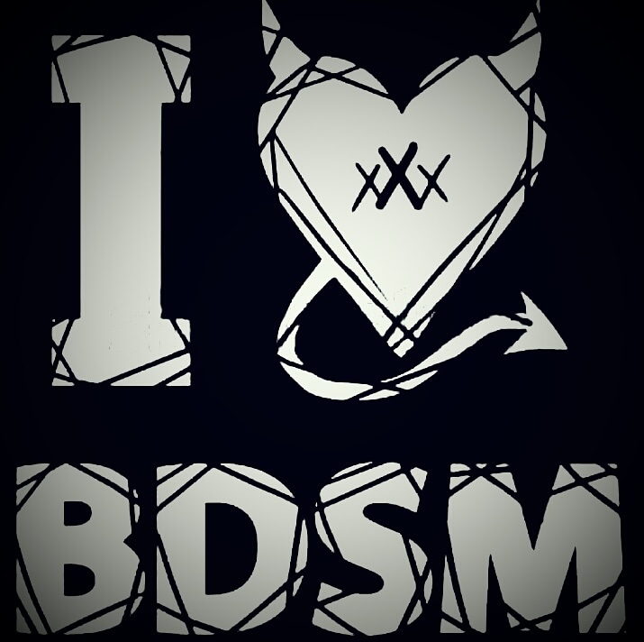 MDamanera's tweet photo. #morwendamanera #dominatrix #bdsm #bdsmcommunity #fetish #fetishfashion #highheels #blackdresses #femdom #ilovewhips #faceslapping #ballbustinggirl #feetmassage #slaves #moneyslaves #mistresslife #respect #dialogue #ournature https://t.co/GyMPNW7EKH