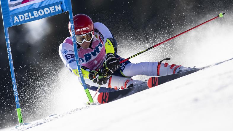 svaxelaire's tweet photo. #adelboden 🇨🇭
Congrats Zan Kranjec🇸🇮 🏆 Et bravo @vmuffatjeandet 🇫🇷 3e dans le même temps que @H_Kristoffersen 🇳🇴 La perf du jour est signée Roland #Leitinger 🇦🇹 6e avec le dossard 41 https://t.co/fgLGuddUQN