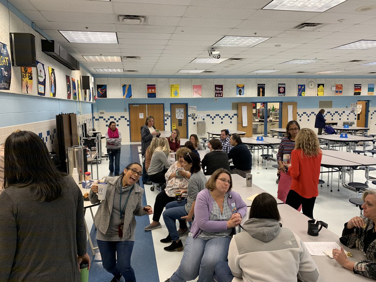 MantuaEs's tweet photo. Our staff Coffee Socials gives an opportunity to catch up and hang with our awesome colleagues! @MantuaEs @fcpsnews @FCPSSupt #myfcps #staff #love #happyfriday #coffeels https://t.co/FzZMpynteH