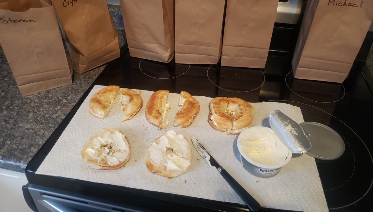 DaminStarrMusic's tweet photo. Making six bagel breakfasts for 6 #StarrKids β on this Saturday morning π
#DadsKitchen π₯― #DadStuff https://t.co/9wm5EWEJ3f