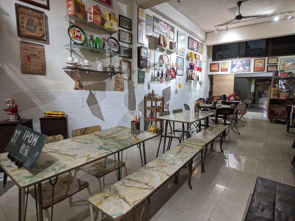 HklHrdn_'s tweet photo. Salam semua warga Ipoh. Ada port baru nak lepak membawang, cerita hal dunia &amp; soal hati yang tiada kesudahan. 'Vintage Cafe No.100'. So boleh cuci mata dulu tengok apa yang ada di bebenang ni. @IpohAjer @MohKeIpoh https://t.co/oSS4tO9BIE