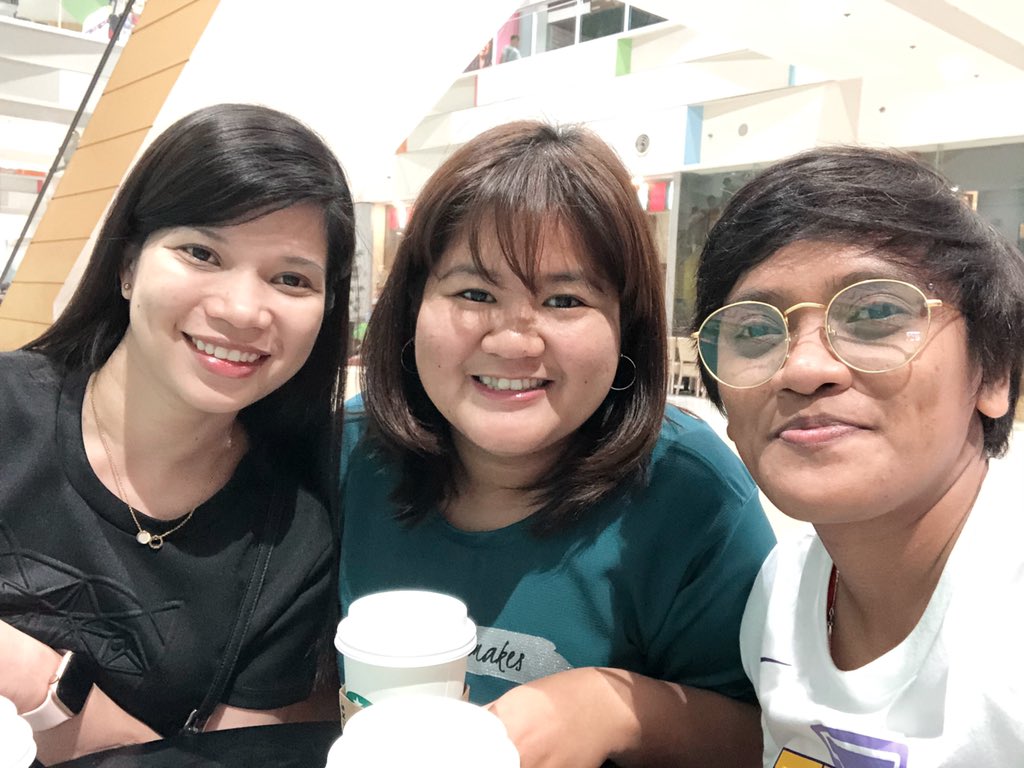 _MegReyes's tweet photo. Beshies 💛 https://t.co/UKglVuHNFs