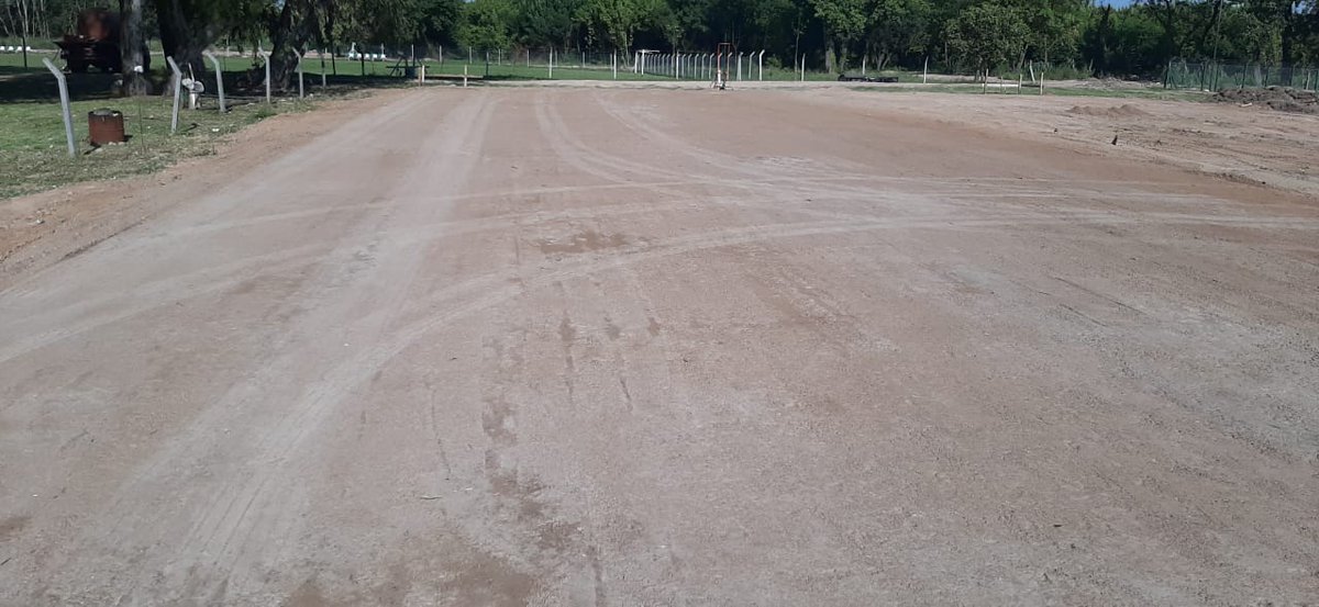 diegobranca's tweet photo. #ITUZAINGO 
Comenzamos la construcción del playón multiuso en nuestra Ciudad Deportiva. 
Orgulloso de esta CD.
Las obras no se detuvieron un sólo día.
En 60 días inauguramos el complejo de canchas de Sintético. 
En 20 días comienzan las obras del ICAI.
Y hay una 💣 bajo 7 🗝 https://t.co/2fWvqqWlD7