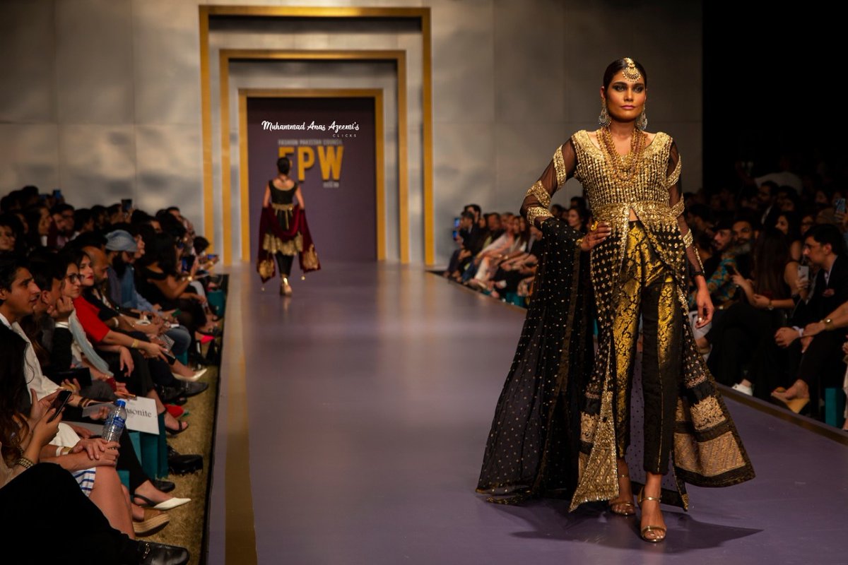 AzeemiAnas's tweet image. @zaraabidofficial 
#fpwss19 #fpw #fashionnova 
#fashion
instagram.com/p/B4HlGhnFex2/…