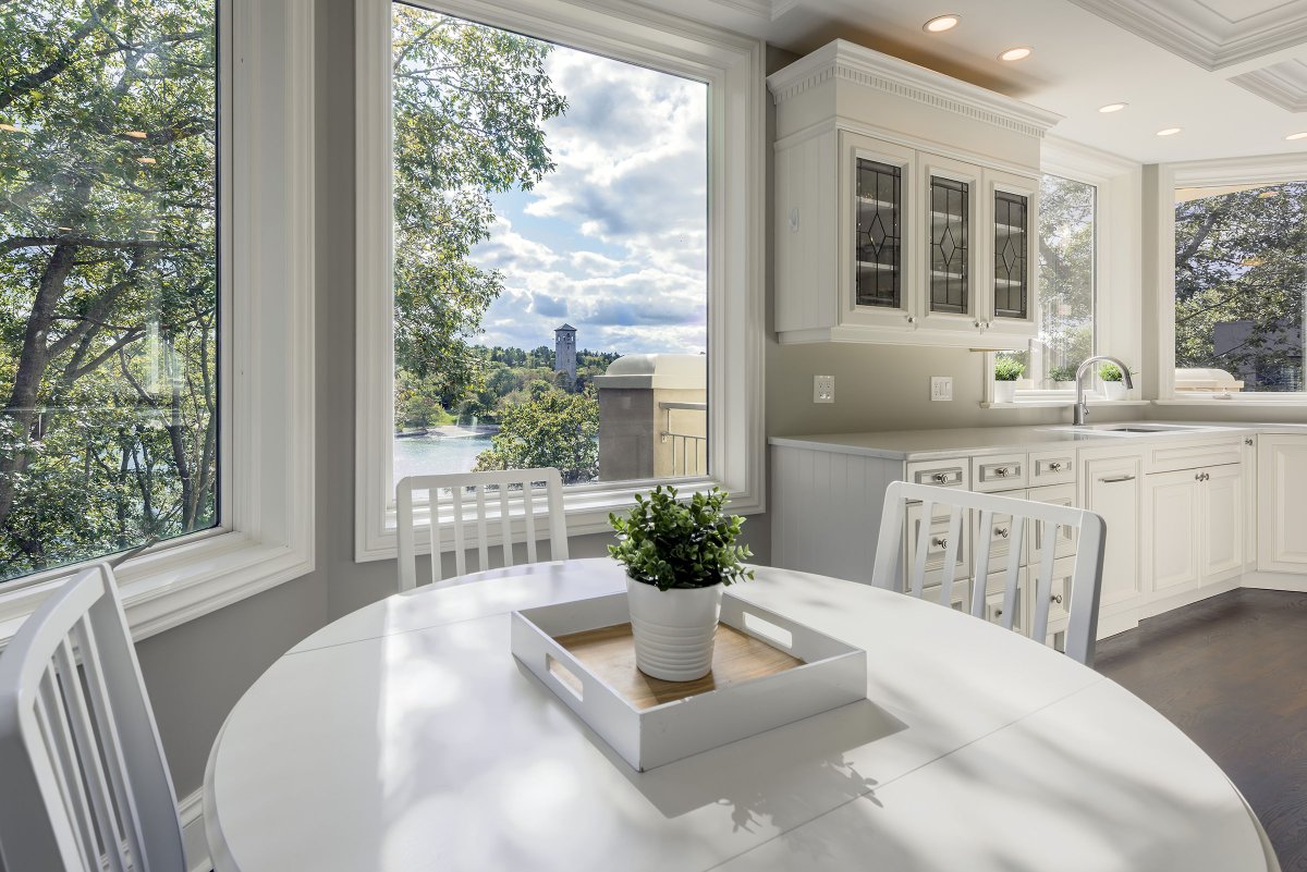 Good morning!

Breakfast in bed? A leisurely soak in the tub? How about coffee overlooking the Arm?

This idyllic life could be yours. Contact RDR's Ethan Michaels: 902.877.0151, ethan@reddoorrealty.ca

More photos: reddoorrealty.ca/listings/detai…

#dreamhome #icouldlivehere