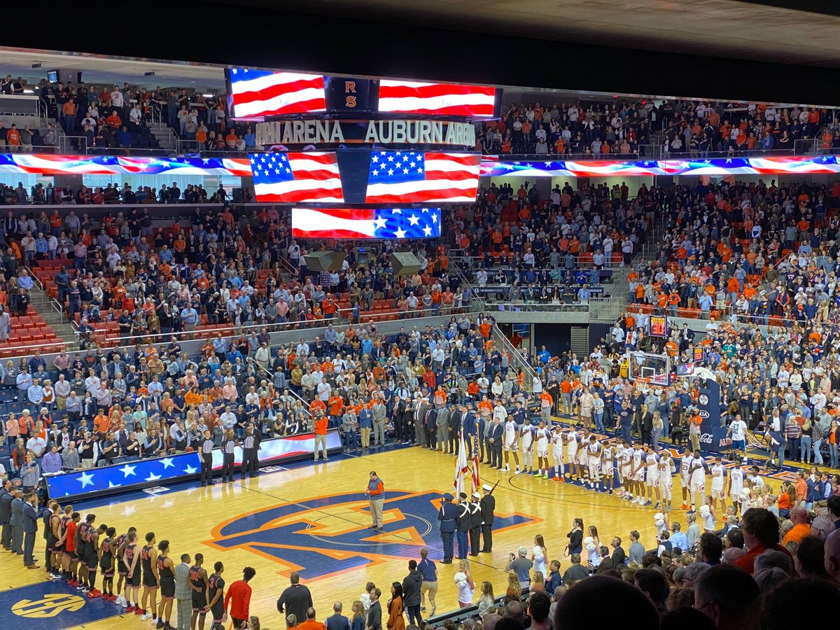 WarBlogle's tweet photo. #BeatUG #auburn #wareagle (@ Auburn Arena - @auburntigers in Auburn, AL w/ @murphtl @jeremygolson) https://t.co/gPg7UL9PTq https://t.co/xmECE5eCNt