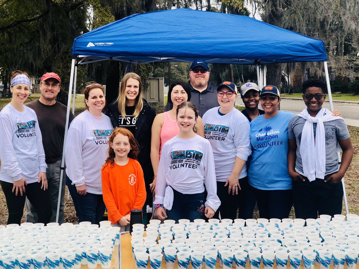 NCCAElementary's tweet photo. NCCAE Parents and Staff are here to volunteer at the #chsmarathon2020
#foreverforwardatNCCAE #charlestonmarathon @EngagingCreativeMinds
@ECMCharleston
#ECMRocks https://t.co/bO7WnHBaAq