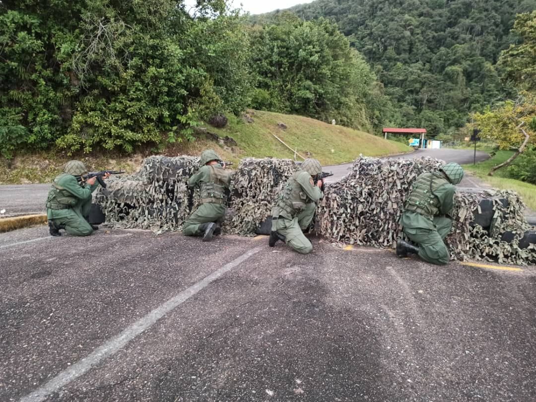 Infanteria Ligera del Ejercito Bolivariano - Página 2 EOAcOjkXUAI34B3?format=jpg&name=medium