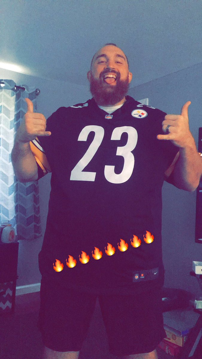 theONEryno's tweet photo. @joehaden23 Just peep the twitter pic! π€π½π€π½ felt extremely blessed to get this jersey from you! π―π₯π₯ #LockDownHaden #JumpManJoe $ZRyn091 https://t.co/0Tmi0pyRaB