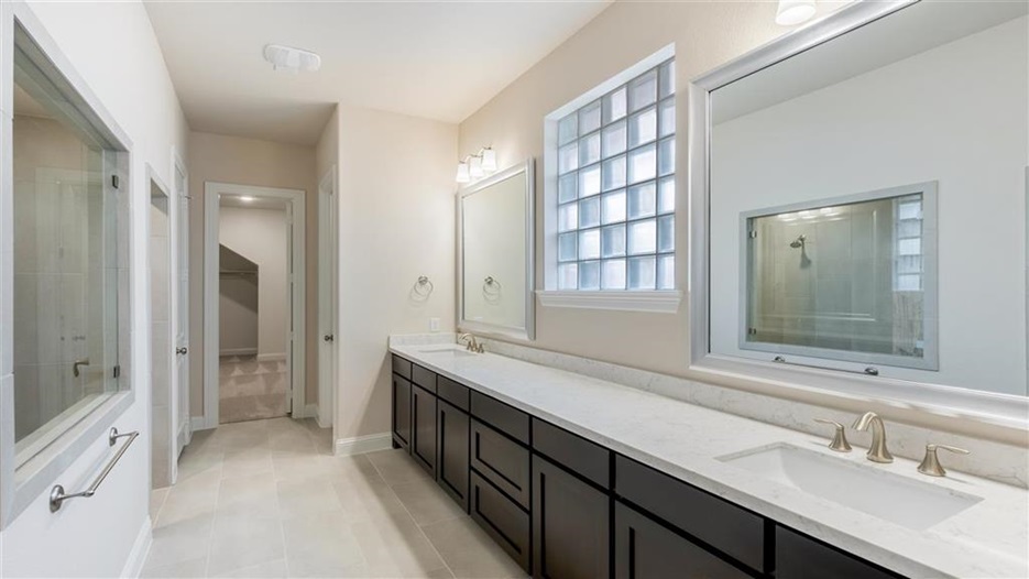 Don't miss your #opportunity to own this fantastic four-bedroom #home located at The Tribute Somerset, a picturesque new #community on a #LakeLewisville peninsula in #TheColonyTexas. Learn more here: fal.cn/35Ysq