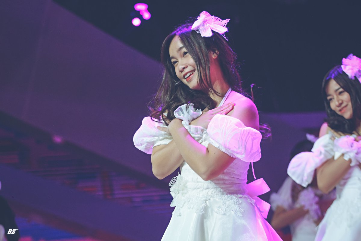 duwiDS_'s tweet photo. Nadila Cindi Wantari @Nadila_JKT48 

@ #IndonesianSoccerAwards 2020
Studio 6 Emtek City, Jakarta
10-01-2020 #KLBISA2020 #JKT48Rapsodi https://t.co/47gCBbY0Yt