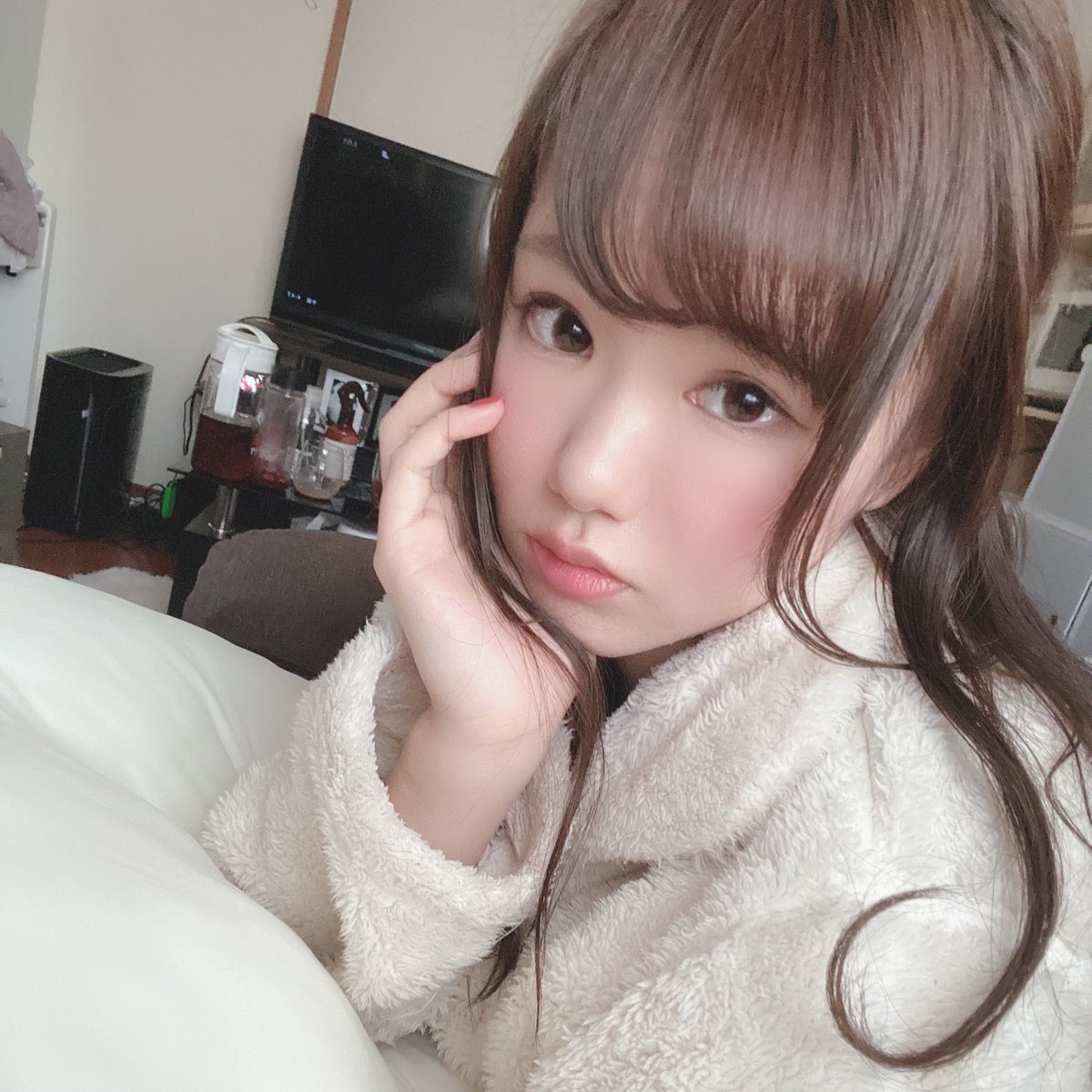 akhsmz's tweet photo. 痩せる。
貯金。
肌質改善。
今年は全部頑張る。

頑張る🥺🥺🥺 https://t.co/3ngpqIKPda