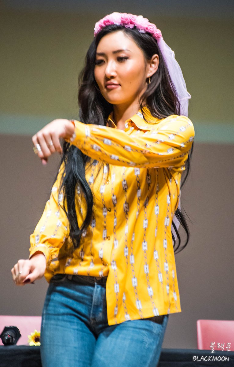 hqhwasa's tweet photo. 190317 https://t.co/aSVubvHmpV