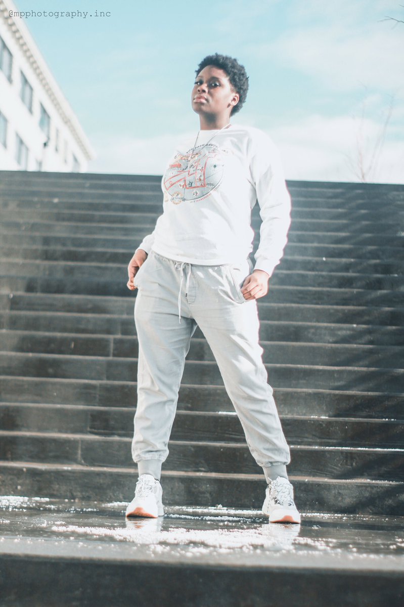 mpphotograpyy's tweet photo. #explorepage #explore #Viral #streetshoot #streetstyle #streetfashion #streetmodel #wintershoot #winterfashion #wintermodel #modelportraitshoot #wintercollab #wintercollab #hot97 #themvmtspace #deathjam #power1051 https://t.co/vrcCilNu2c