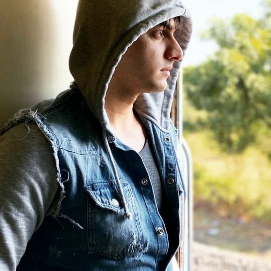 SimranS51082908's tweet image. Couple goals ❤❤❤😍😍😍🔥🔥🔥
#shivin #soulmates #samepose