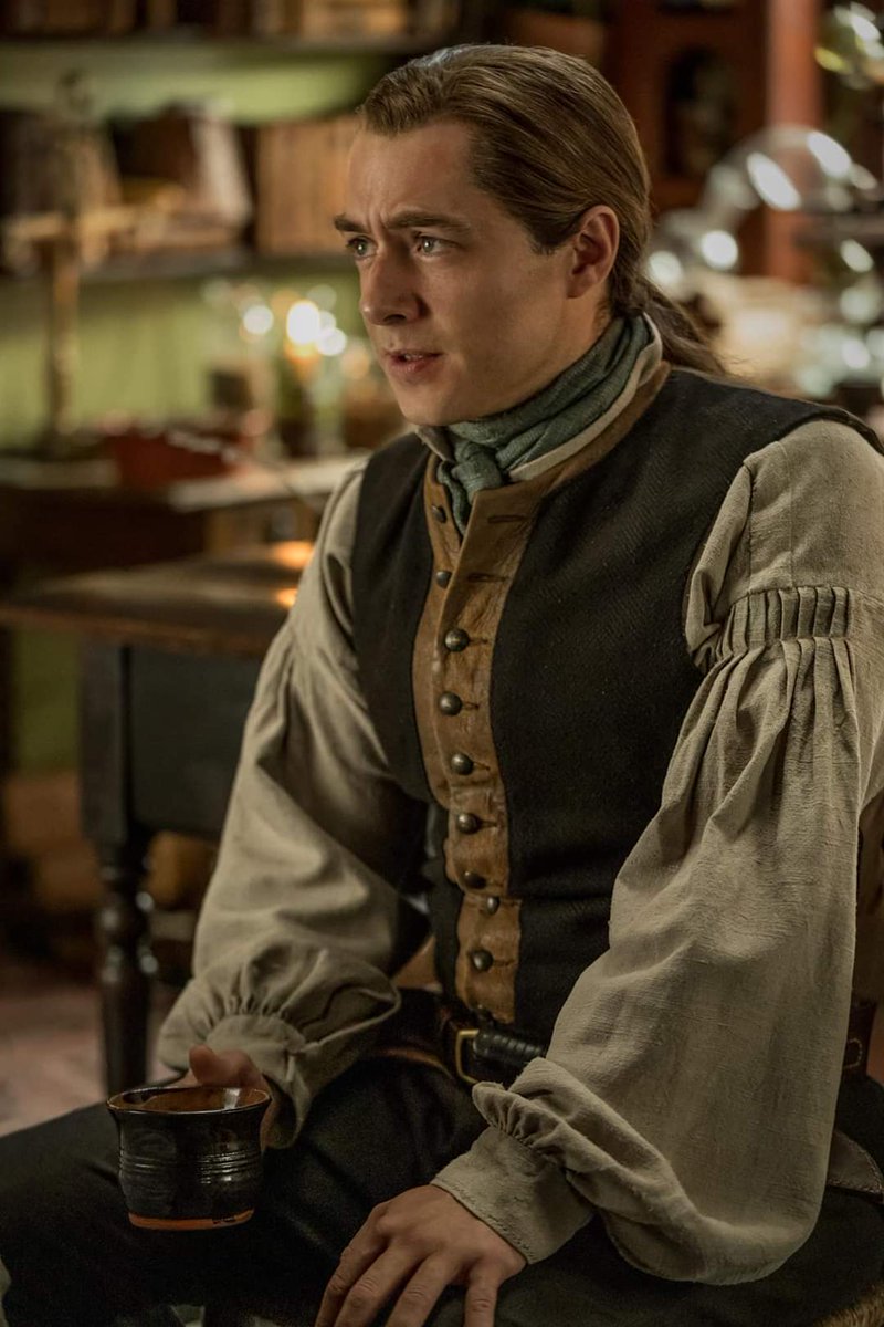 xfunnygirl's tweet photo. Start spreading the news, #Rogersback! ๐ #Outlander https://t.co/JLHG9G2PIJ