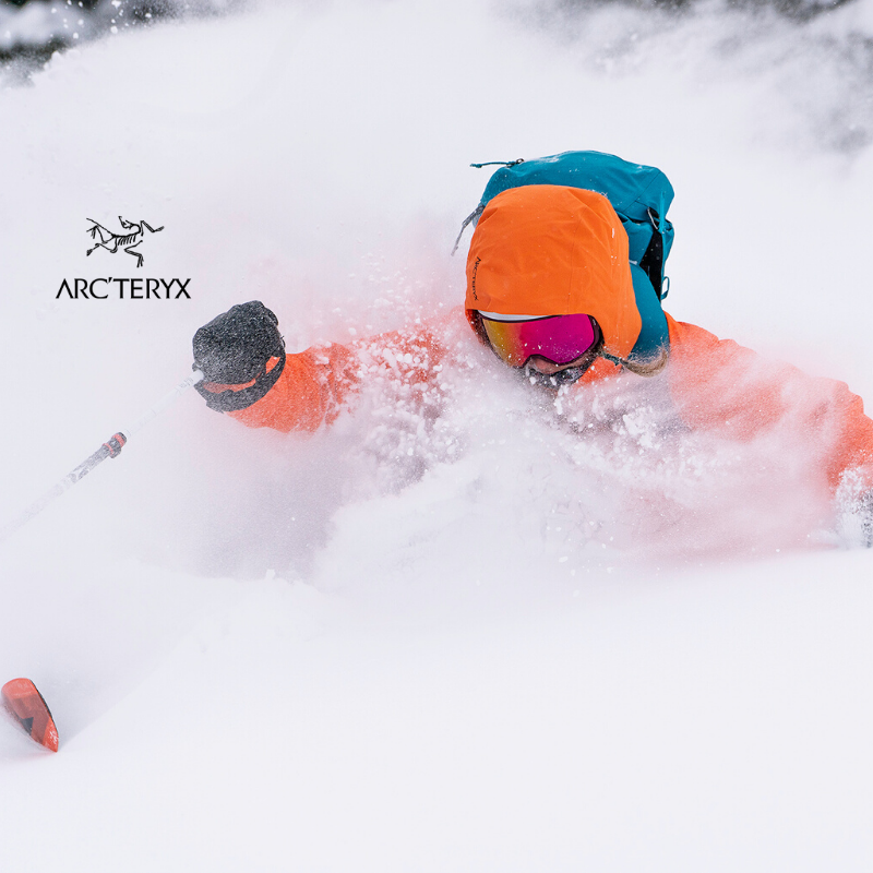 #arcteryx has a collection of High-Performance GORE-TEX Jackets and Pants to keep you warm and comfy on those deep pow days! ⁣ pbxx.it/5ggraP