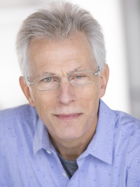 RevSidney's tweet photo. I had new headshots made by @SimonHurstPhoto  #NewProfilePic https://t.co/7kLww8ibAT