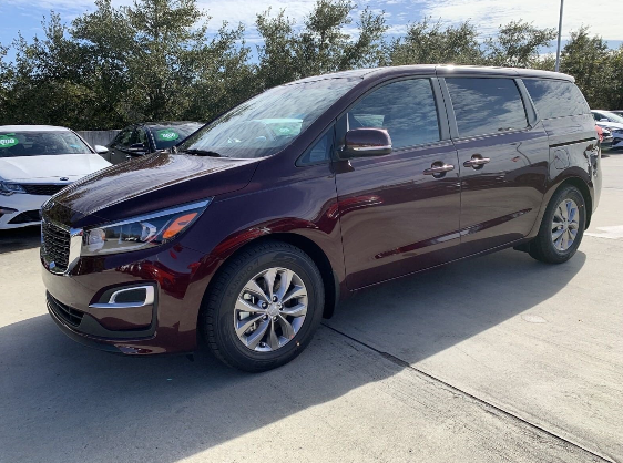 KiaWesleyChapel's tweet photo. The time is now if your family needs a new minivan. Click the link and choose the right 2020 Kia Sedona for you! https://t.co/5zK3QUeMIi https://t.co/CTsBGpn2Jv