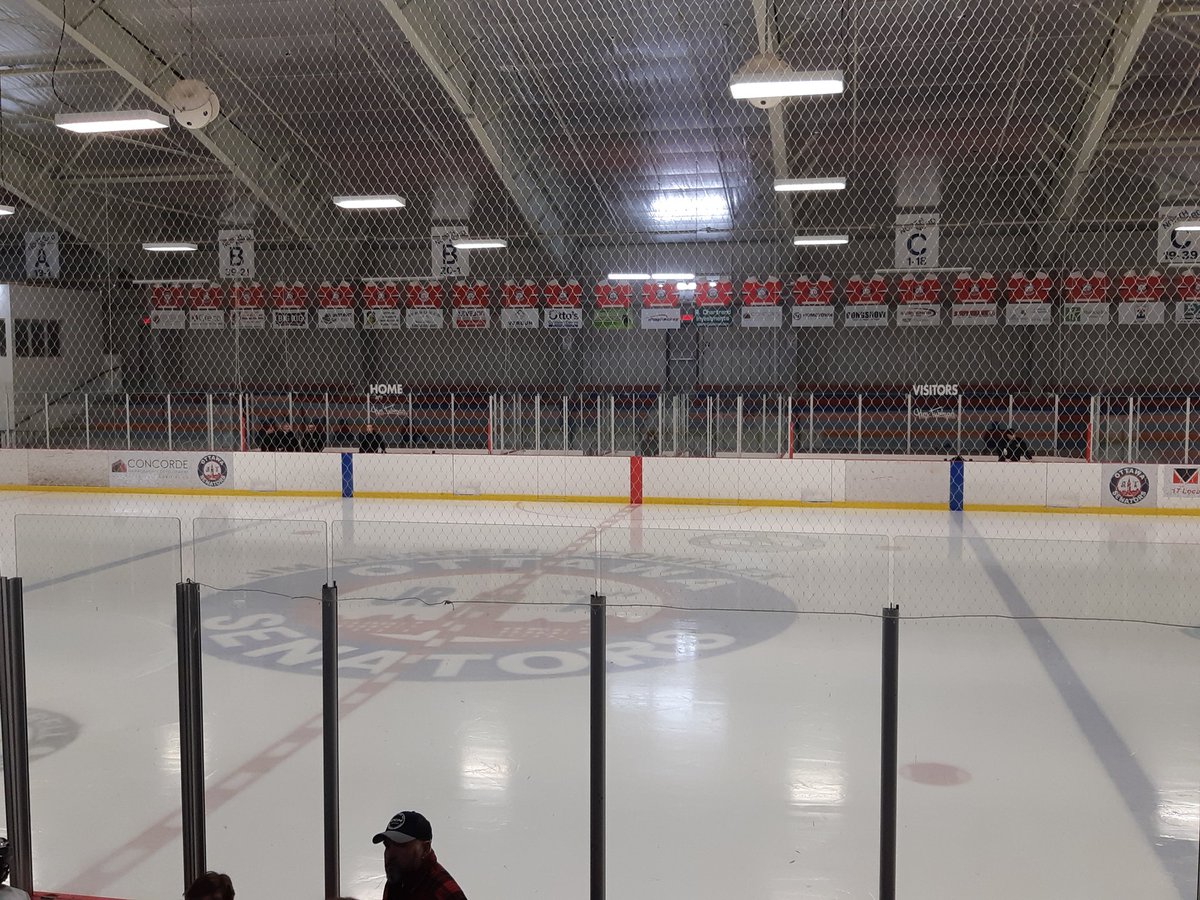 HodgsonPhotogr1's tweet photo. Just finished up game one of the day between the Gloucester Rangers and Ottawa Sting at Jim Durrell. The Novice teams are done, Major Peewee is coming up later. @GRMHA @OttawaSting #stingday https://t.co/k6vwukcLqx