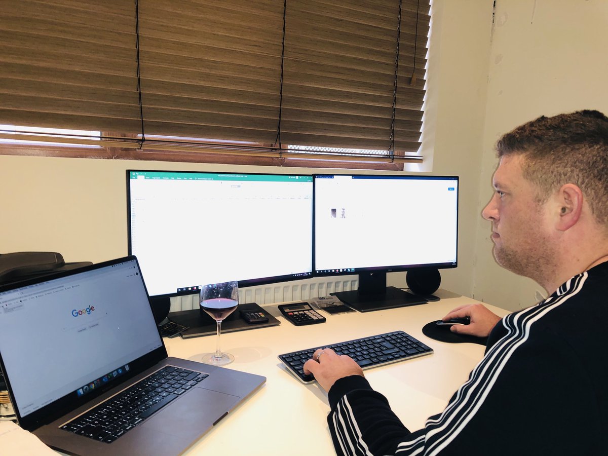 absolutelyben's tweet image. Best thing about doing #keywordmapping on a Saturday is you can do it with a glass of red 🍷 #SEO #contentmarketing