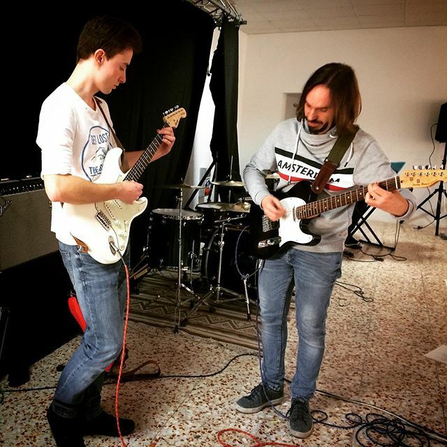 CoronelRockBand's tweet photo. Los nuevos fichajes para #coronelrockband https://t.co/EXxXnWcR42