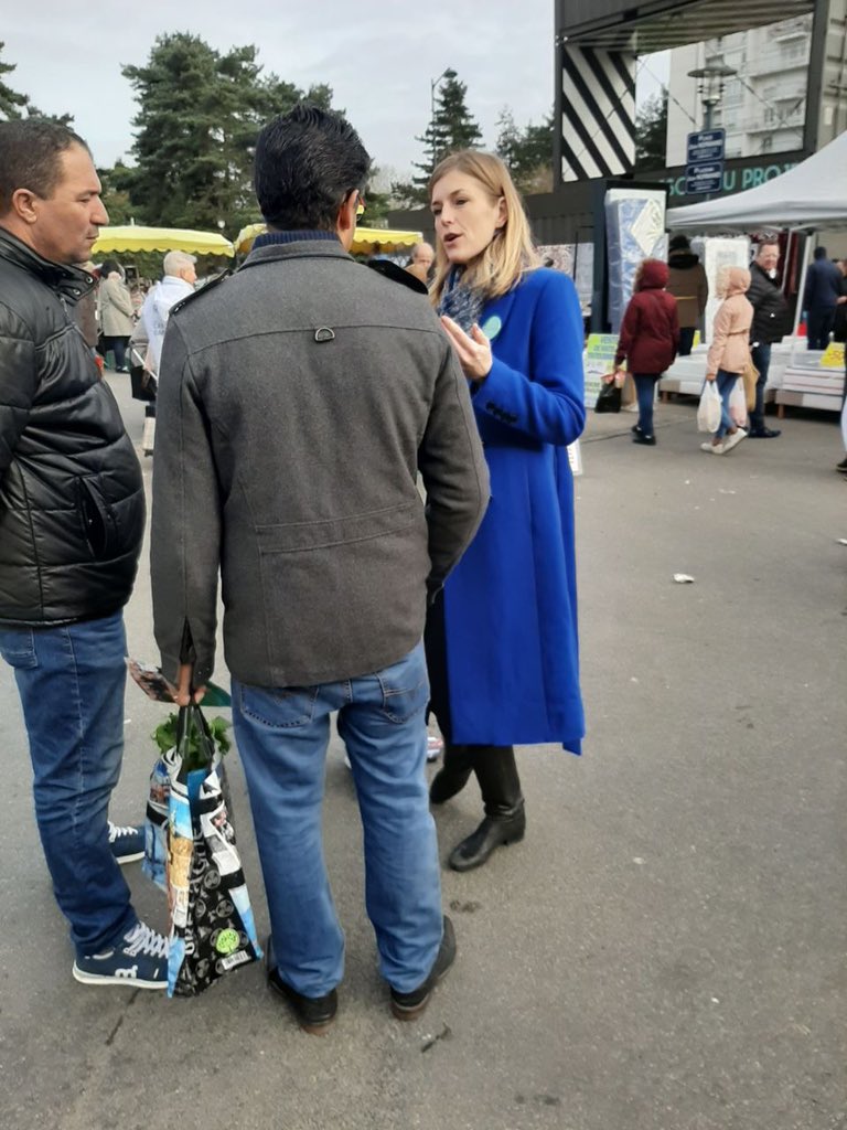 💪 Mobilisés sur le terrain ce matin, aux marchés du Blosne &amp; des Lices.

📌 Présentation de nos 16 premiers engagements.

🗣 Discussions avec les Rennaises et les Rennais autour de leurs principales préoccupations !

➡️ Tous mobilisés pour #RevelerRennes en mars 2020 !