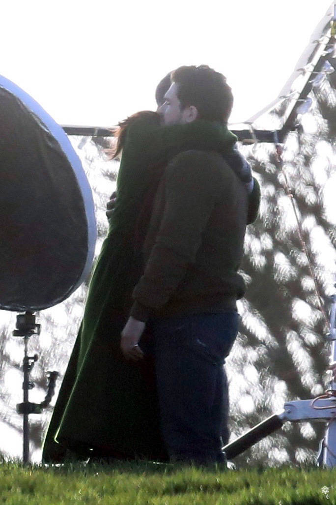 kitarchive's tweet photo. More pictures of Kit Harington and Gemma Chan filming Marvel's The Eternals https://t.co/dPpBtFEKfZ