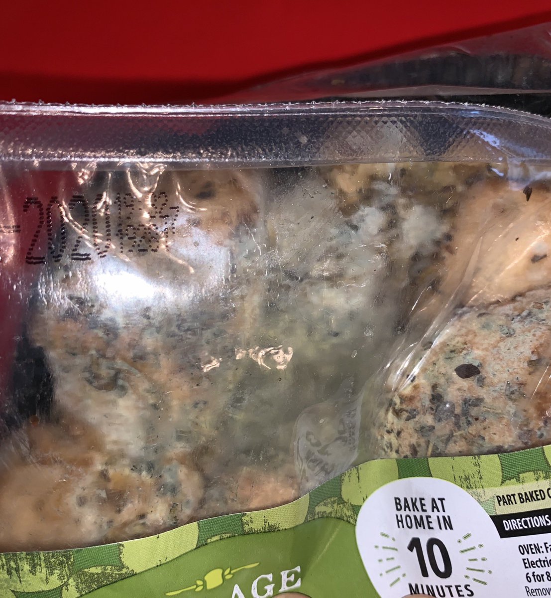 ayeeeshh1's tweet photo. @AldiUK why is this still in date but absolute mouldy as f 🤮🤢 https://t.co/ugBVeaYLfm