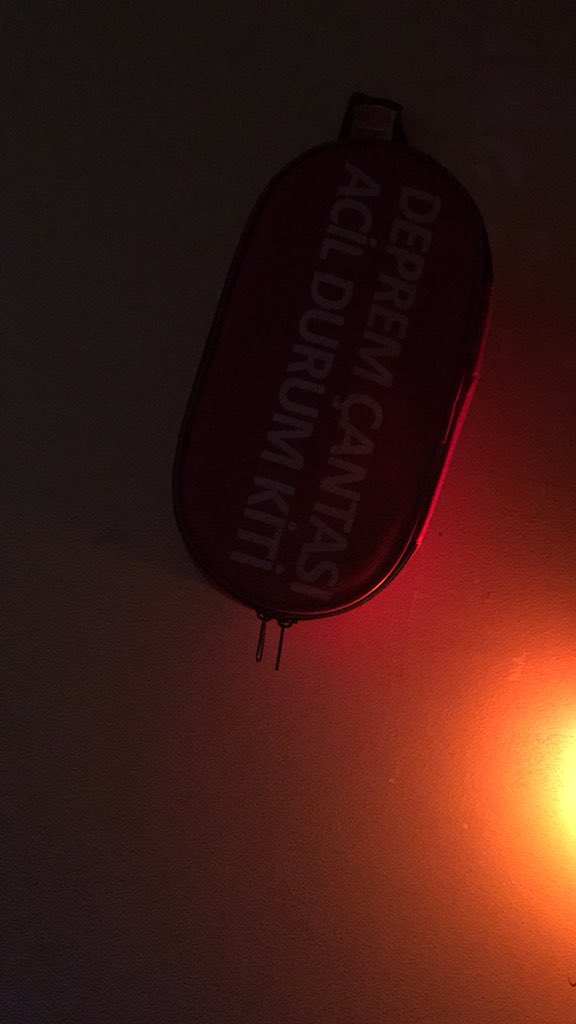 Gel kardeşim bi sen eksiktin sen de gel#deprem