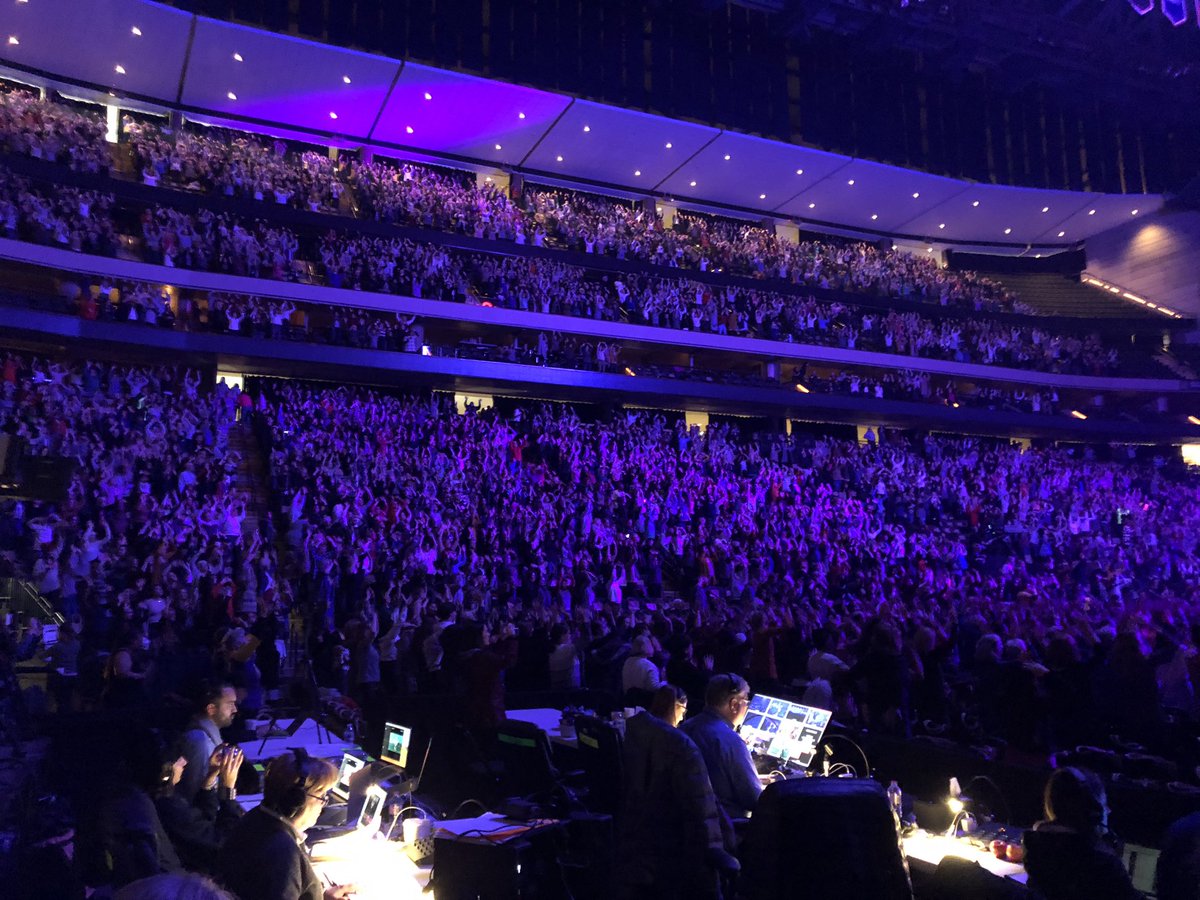The crowd at Xcel Energy Center in St. Paul is jacked up and ready for <a href="/Oprah/">Oprah Winfrey</a>! to make her appearance. We’ll have a brief stream of it live on @Kare11Saturday and more on her tour later in the day on <a href="/kare11/">KARE 11</a>  We appreciate the purple theme Oprah #Vikings #SKOL