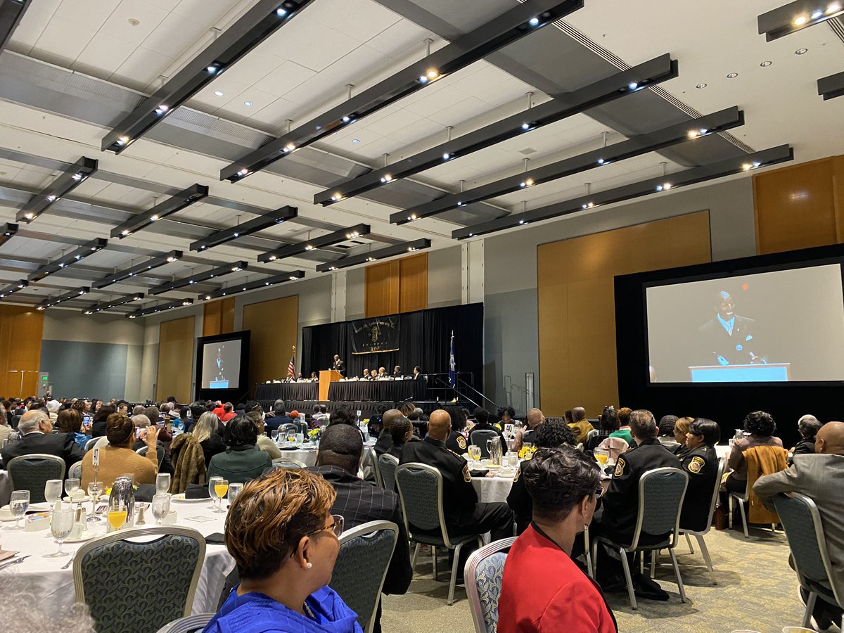 MsColtrane's tweet photo. Listening to the keynote speaker @randalpinkett at the 35th annual breakfast for the Delta Beta Lamba Chapter of ΑΦΑ Fraternity, Inc., “Where Do We Go From Here—Chaos or Community?” #HamptonALPHAMLK https://t.co/MoY94b83oc