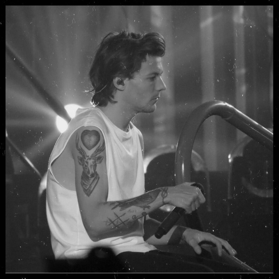 72 days to goI know I say this every day but I will never shut up on how incredibly proud I am of Louis!!As the days go by I just beam with more love, proudness, support and admiration for Louis!!I’m voting for  #Louies for  #BestFanArmy at the  #iHeartAwards!!