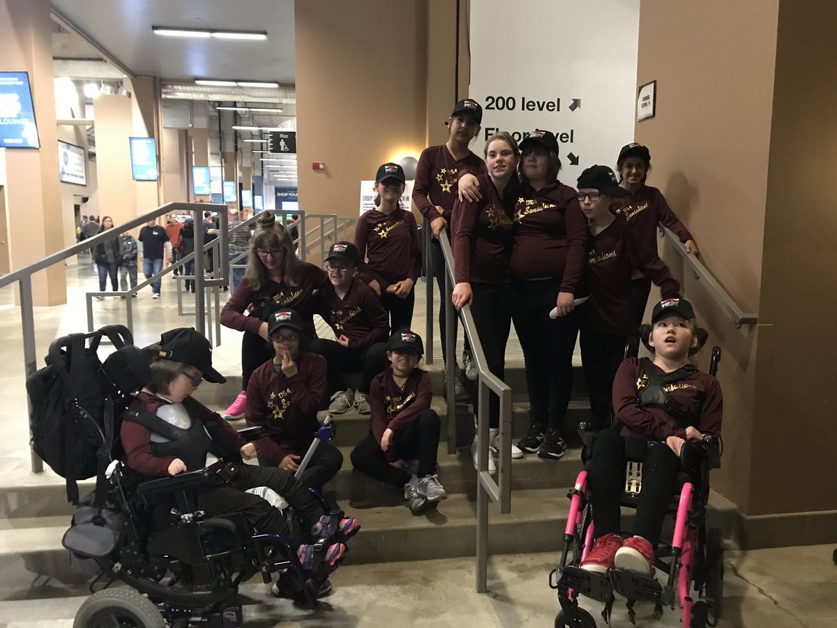 LisaLiesz's tweet photo. Fun night at the District 54 Take Over Night at the Windy City Bulls game! Our Special Olympics basketball team and the Sensations did a fabulous job! Go D54! #grizzlies54 #WeAre54 #searscenter #windycitybulls https://t.co/YRtAw9ISKC