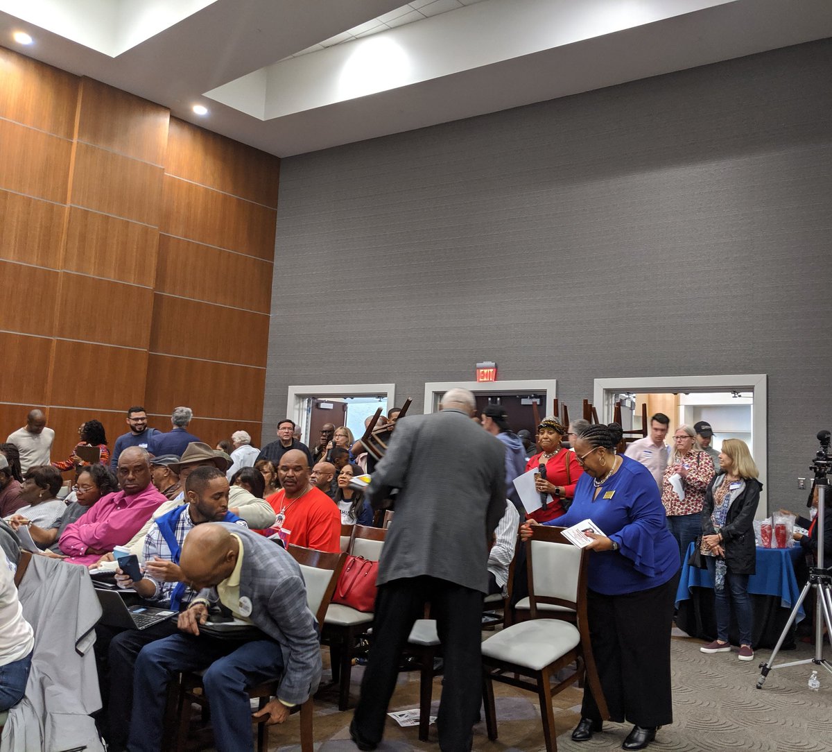 CarolineFor46's tweet photo. @CobbDemocrats packing the house. We needed extra chairs! #ccdc2020 #missionpossible https://t.co/X7zbloFCRL