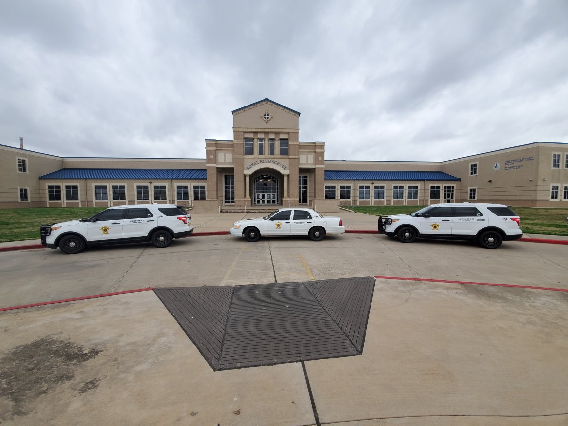 K9officersinc's tweet photo. The Waller County Sherriffs Office K9’s looking after the community. Thank you to these amazing K9’s! #K9Officersinc #HK9A #JuliusK9 #K9oftheDay #K9Robin #Sassysgoodies https://t.co/bpyGP7fqtu