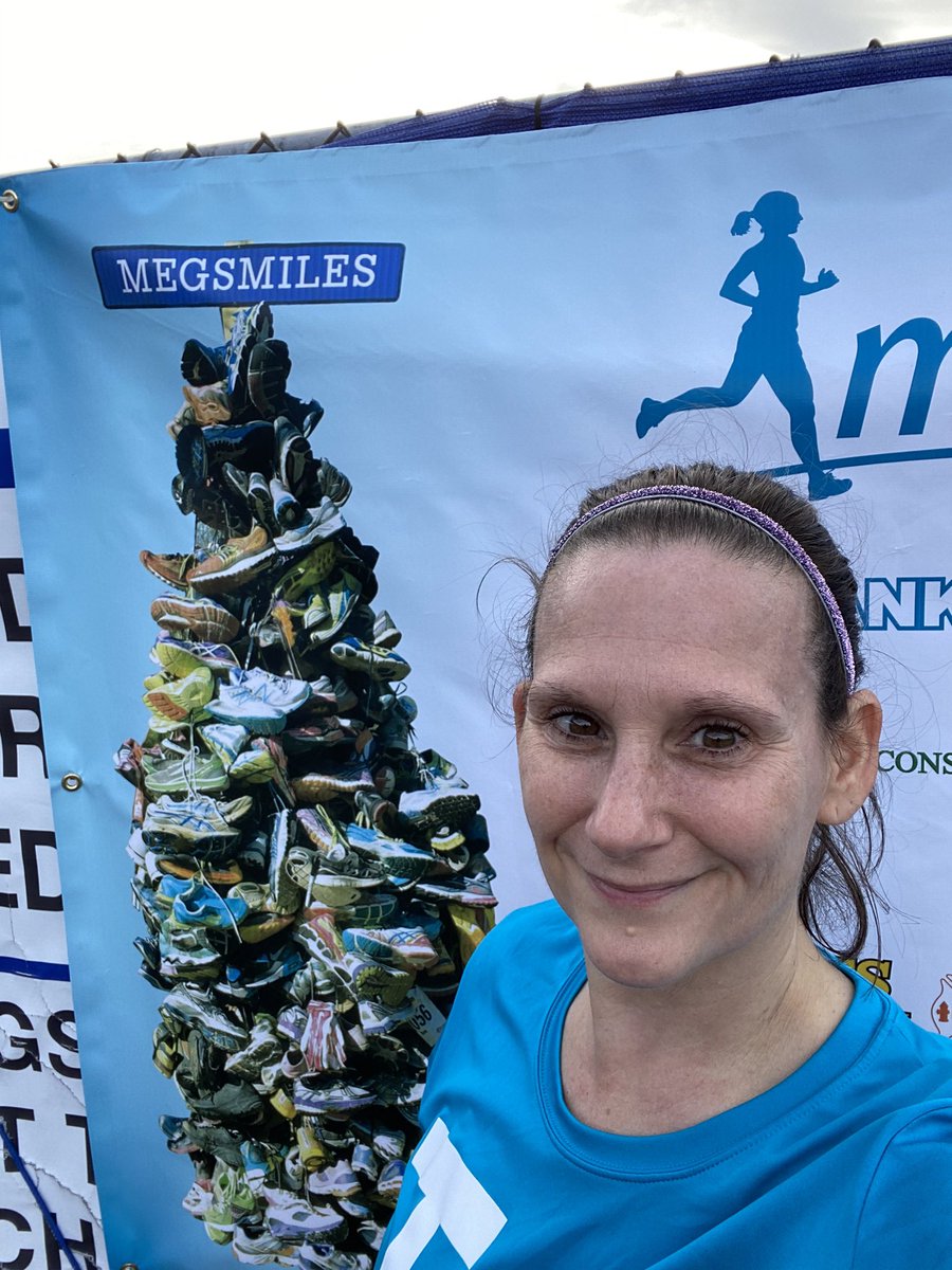 TheOtherLori's tweet photo. A warm 5k at the #megsmiles5k this morning. It may as well be summer with these temps! #runchat #forthosethatcant #isthiswinterrunning #megsmiles #isitsummerorwinter https://t.co/KiKH2fxx26