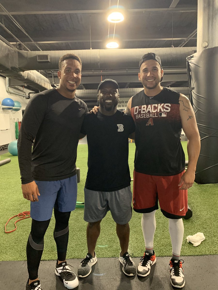 DPFreightTrain6's tweet photo. If you want to be the best, you have to train with the best! ... no this is not @KevinHart4real 😂, Thank you Brian for getting me ready for 2020! @mroneputter https://t.co/8veRiwV27P