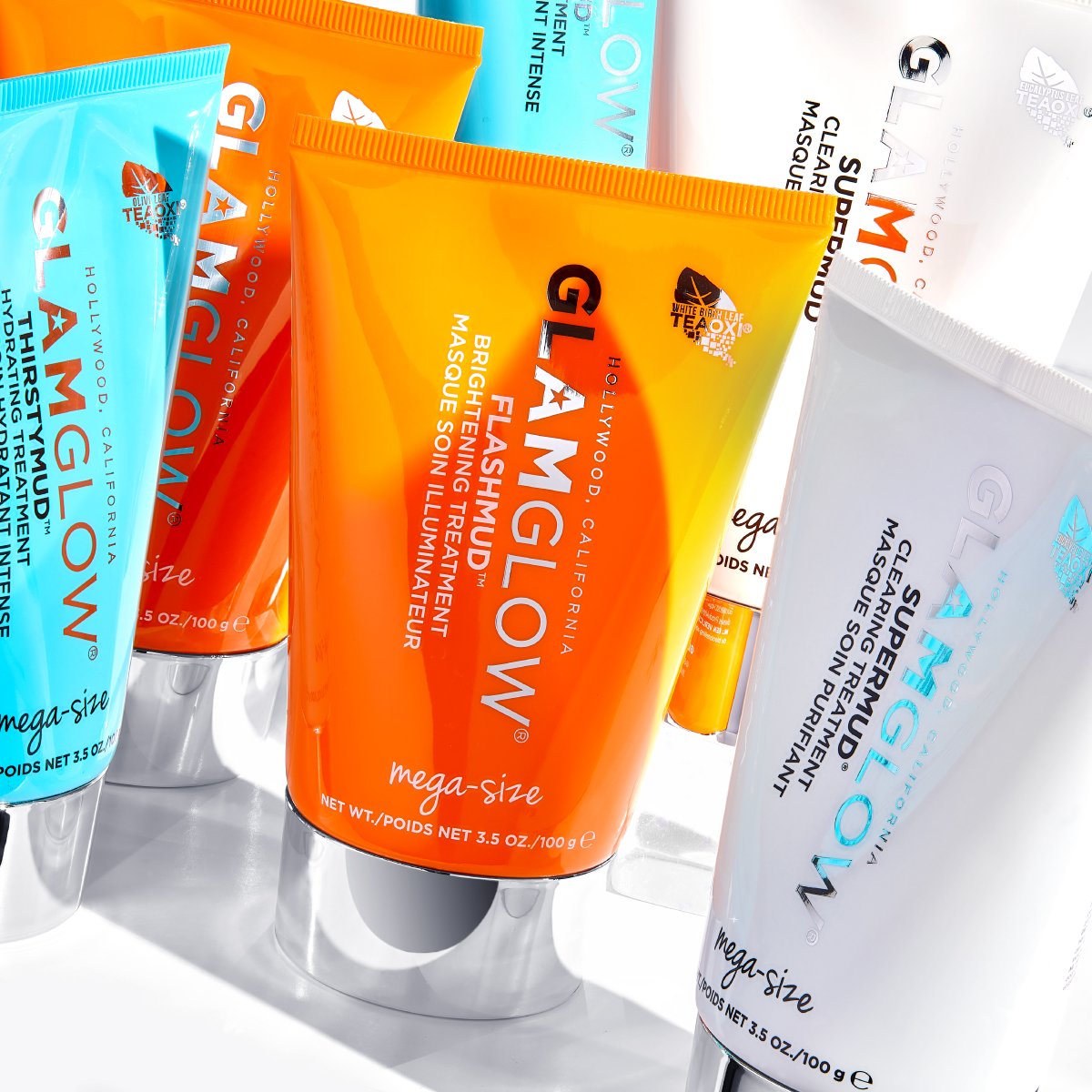 glamglow's tweet photo. Detox, brighten, hydrate, repeat.
💦#THIRSTYMUD: instantly hydrates for a 24-hour dewy glow
🌟#FLASHMUD: instantly puts dullness to sleep for skin that's got big glow energy
🖤#SUPERMUD: instantly targets clogged pores and helps clear skin problems for a healthy glow https://t.co/i7L4bTgdVz