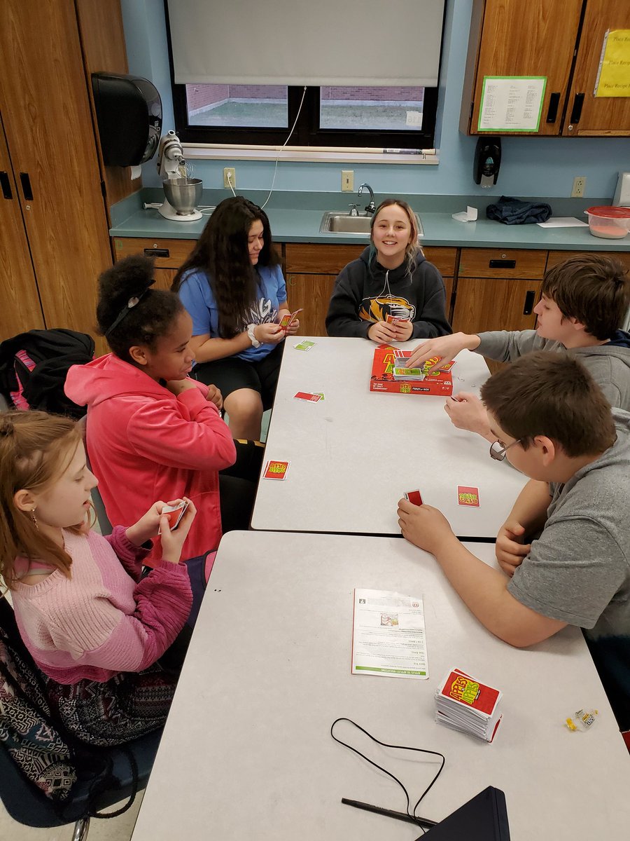 IBrake4FACS's tweet photo. The 8th graders didn't want to let me see them having fun, but I caught them anyway!  #FACSclass #teambuilding #lmsleopards https://t.co/AuAeeblWaI