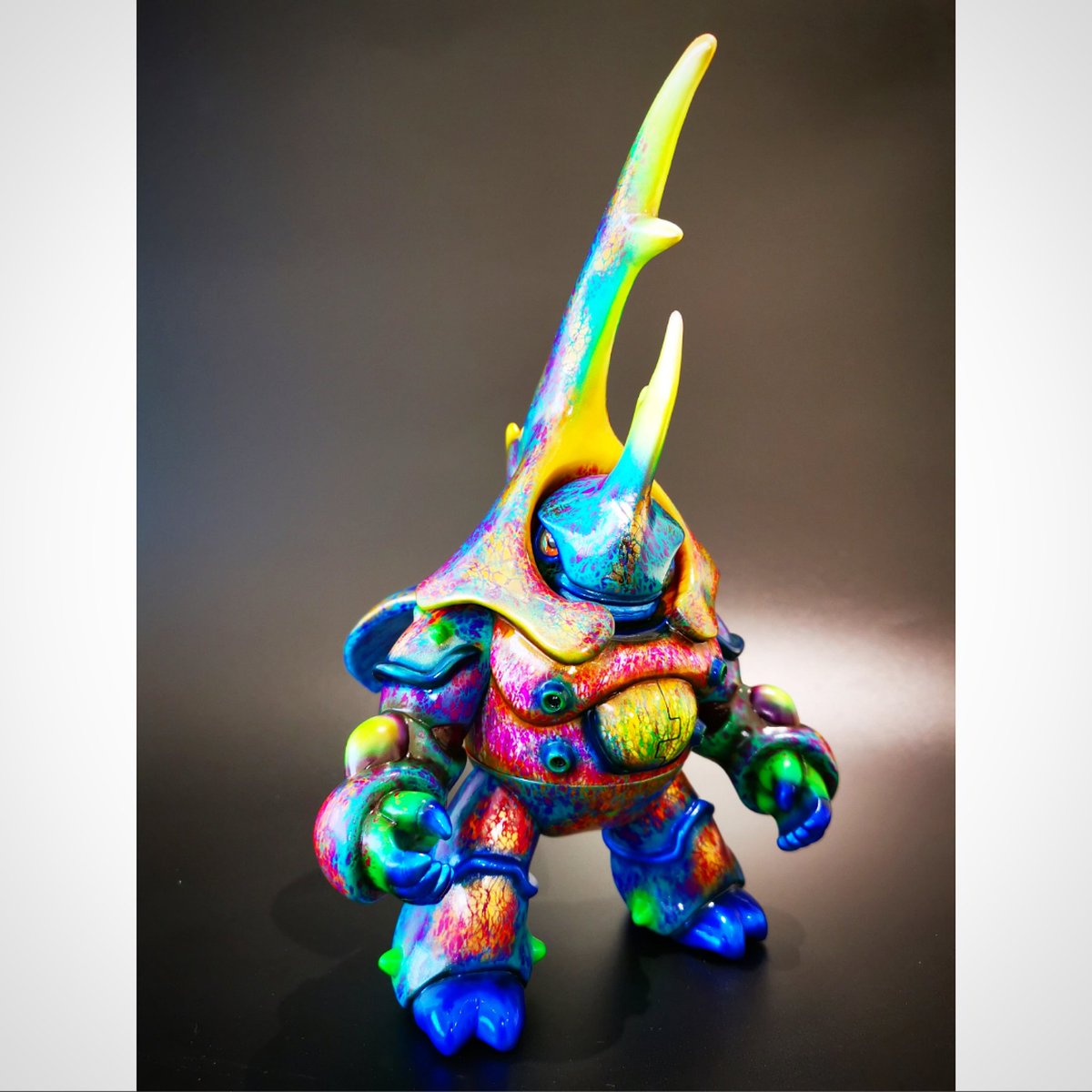 YaYaYa_Studio's tweet photo. “ 変異 ” 暴甲兜 ONE-OFF! " Variation " Mech-Dynastes ONE-OFF! “ 3YA x @dingdongkwan9777 (Hong Kong Painter) ”
@3ya______
#yayayastudio #暴甲兜 #ソフビ #sofubi #3ya #mechdynastes #yayaya #kaiju #softvinyl #special #sf83 #superfestival #oneoff #dingdongkwan #Dingdong #叮噹 https://t.co/ruw4JGYuKP