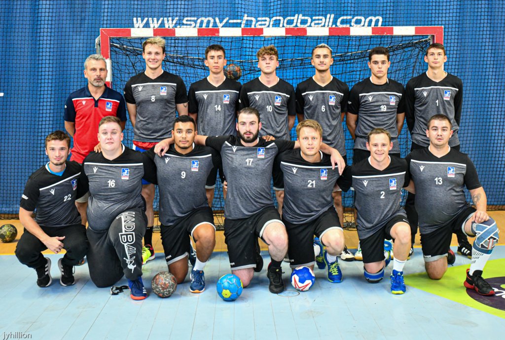 🏆 Rdv demain à 16h au Grévarin pour la reprise du championnat pour l'équipe Seniors 2 !
Ils vont essayer de conserver leur invincibilité qui dure depuis le début de saison. 

Venez nombreux !!

#AllezSMV #EnsemblePourRéussir 🔴 🔵 #smvhandball