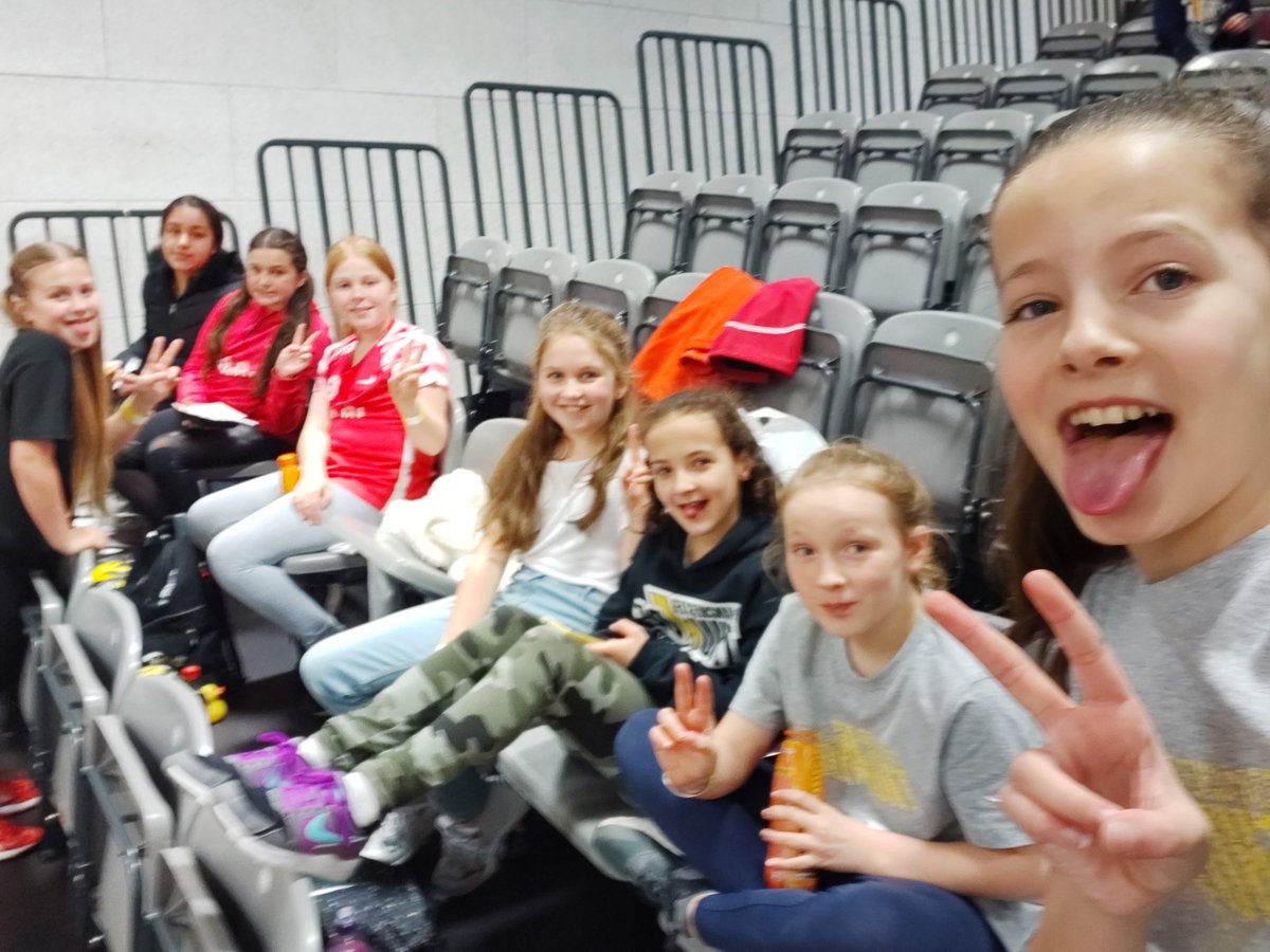 SomethingYummyC's tweet photo. @thundernetball Angel's birthday party! #THUNDERPICS #GoThunder https://t.co/evMc3aXS6C