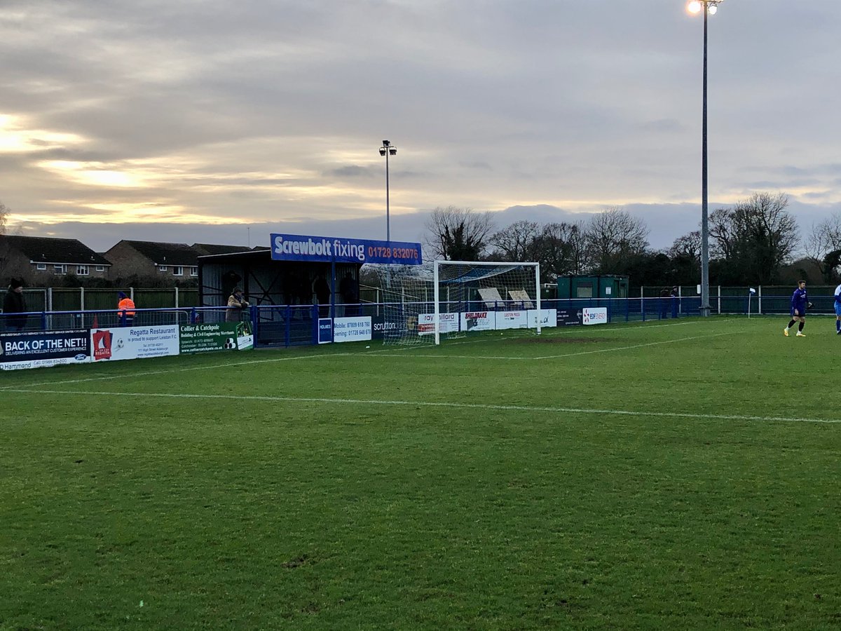 A_Raz9's tweet photo. Ground #249. Leiston FC. #groundhopping. Nice set up here. Would be great on a summerβs day. Sadly today is anything but that. π₯Ά. Pitch is great for the time of year. An undeserved 2-1 lead for Leiston at HT. #cheersref https://t.co/Awl00F7HdQ