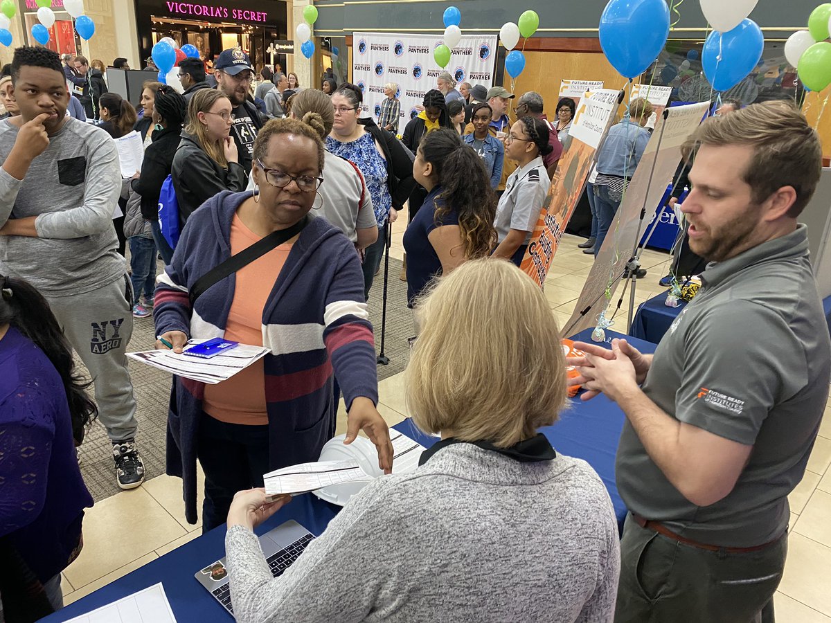 HCS Future Ready Institute of Leadership (@hcsready) on Twitter photo Our student ambassadors talking to parents and students about our programs! <a href="/HCSfutureready/">Office of Future Ready Students</a> Our student ambassadors talking to parents and students about our programs! <a href="/HCSfutureready/">Office of Future Ready Students</a>