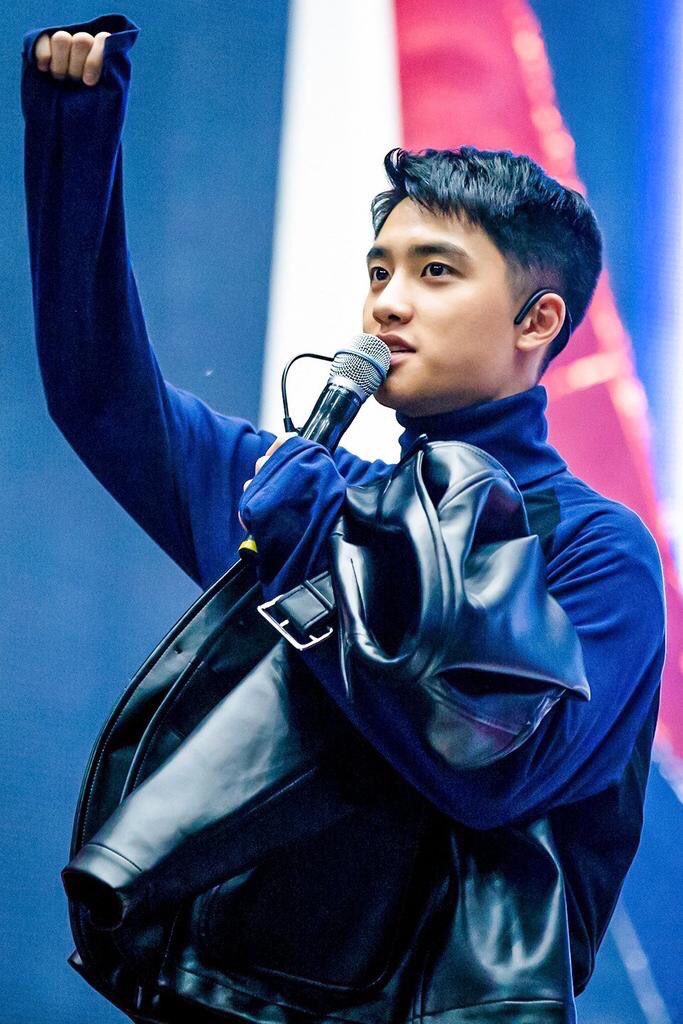 Do19Franco's tweet photo. Haaaaaaaappy Birthday 🎂 to this human with out-of-this-world talents! Do Kyungsoo the artist, Do Kyungsoo the singer, Do Kyungsoo the actor, Do Kyungsoo the musician and DO of EXO! May you have many many years of happiness because you bring joy to many people! 생일 축하 해요❤️ https://t.co/2cWTyq2yZ6